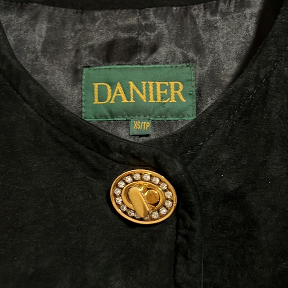 Stunning Danier Genuine leather quality jacket. Size XS. - Picture 3 of 6